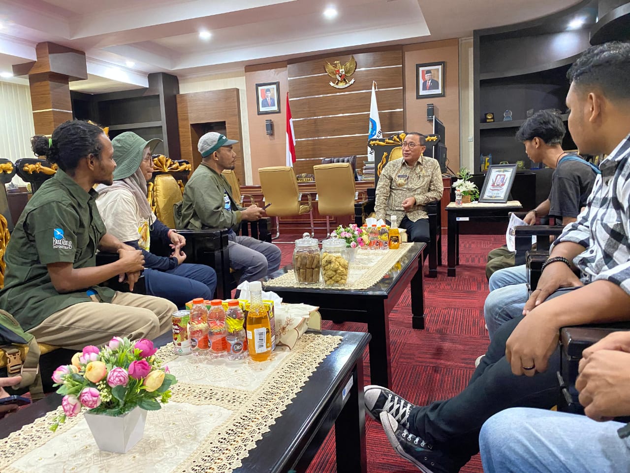Pertemuan organisasi pemerhati keanekaragaman hayati dengan wali kota Ternate, M Tauhid Soleman di ruang kerja Wali Kota Ternate, Kamis (4/7/2024).